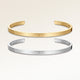 KÊreste-armbÄnd, par af to bangle armbÄnd i guld og sÞlv med indgraverede initialer og hjerte, fra Mon Chou