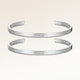 KÊreste-armbÄnd, par af to bangle armbÄnd i sÞlv med indgraveret dato og hjerte, fra Mon Chou