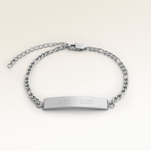 Personalized bar silver bracelet with space for engraving of text or coordinates