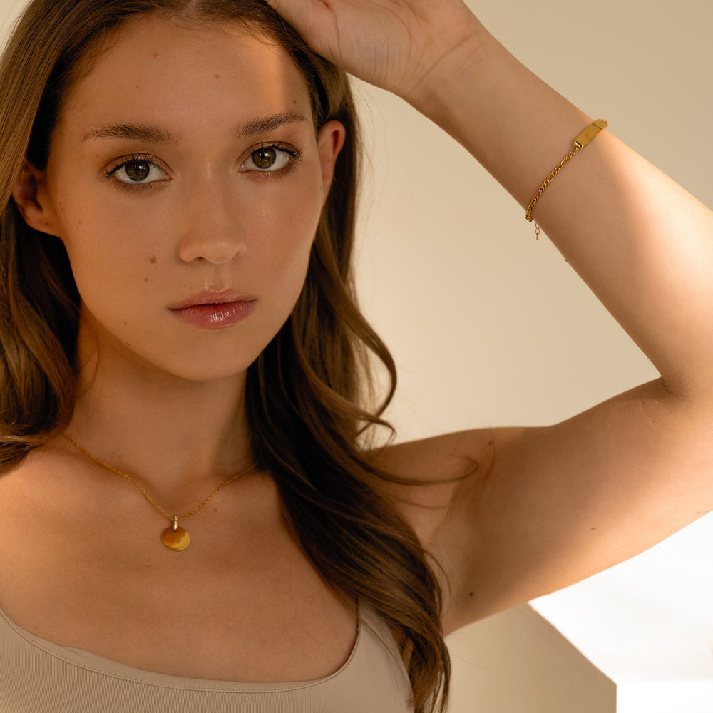 Cirkel Halsband med Zirconia - Gravyr (Guld)