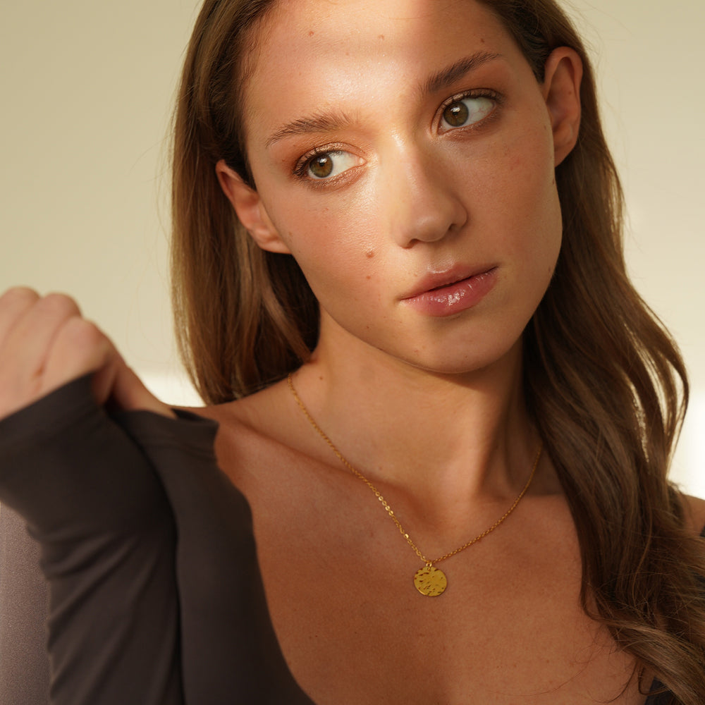 Ocean Waves Runt Halsband - Gravyr (Guld)