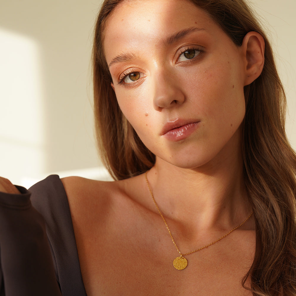 Ocean Waves Runt Halsband - Gravyr (Guld)